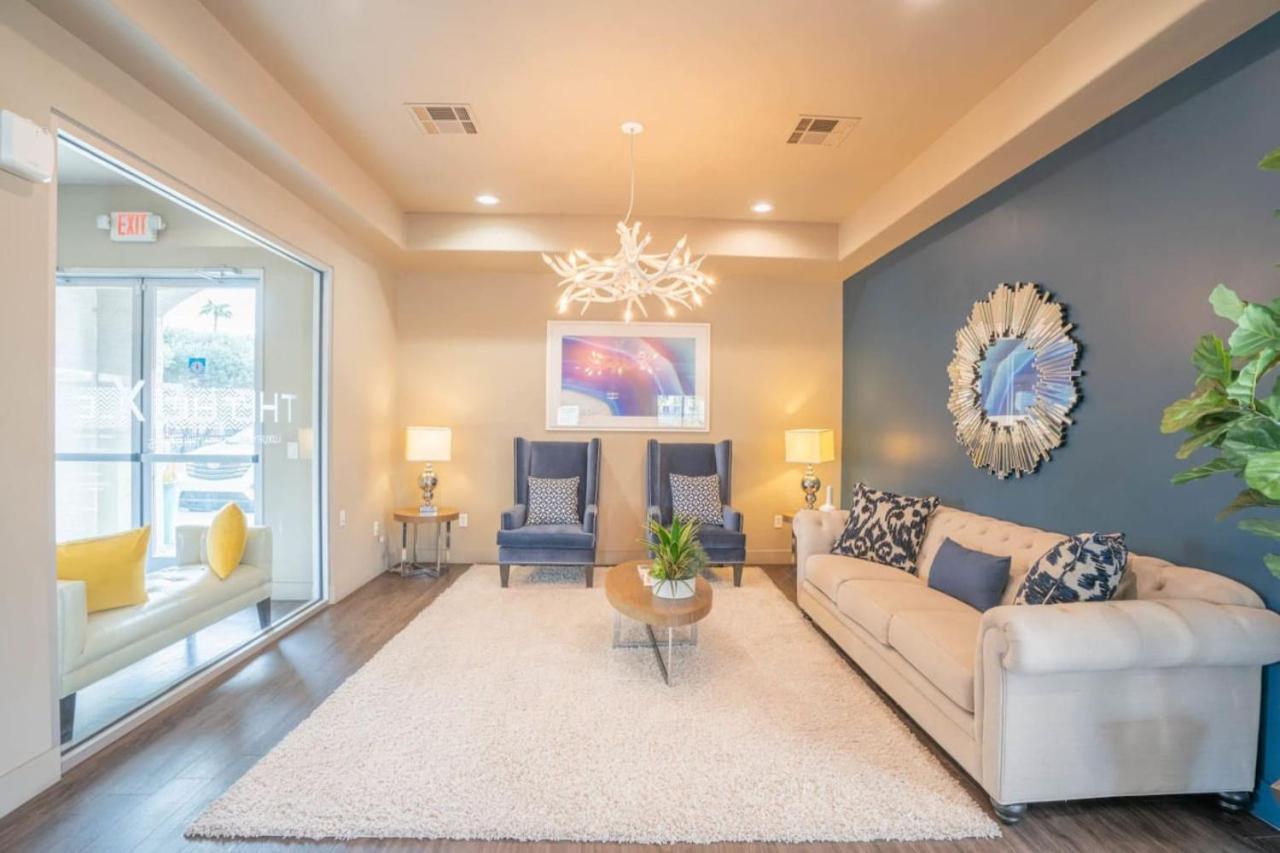 Posh 2Bd - Midtown - Gym, Pool, W-D, Parking - Sleeps 8 Apartment Phoenix Luaran gambar