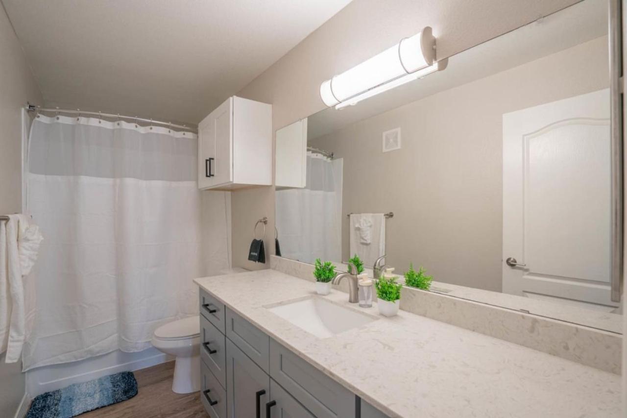 Posh 2Bd - Midtown - Gym, Pool, W-D, Parking - Sleeps 8 Apartment Phoenix Luaran gambar