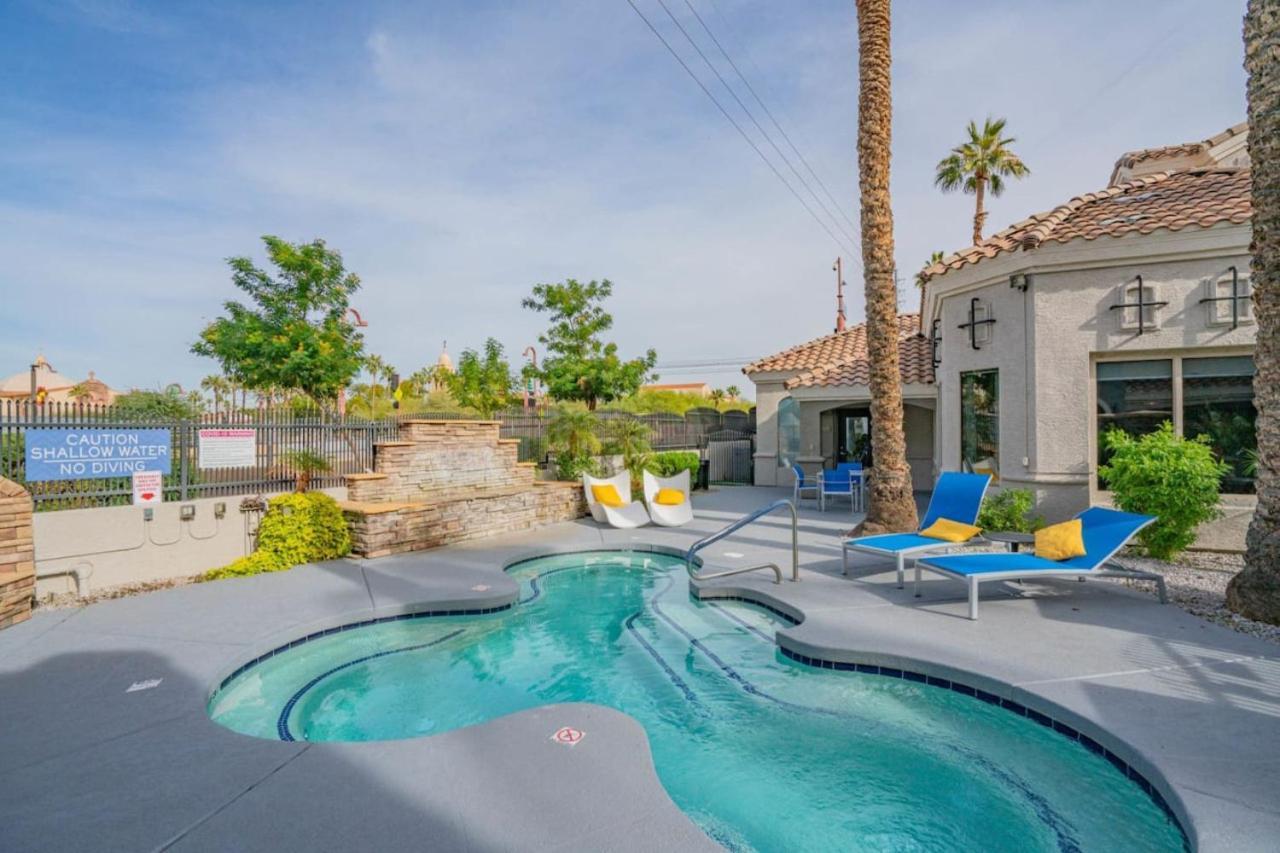 Posh 2Bd - Midtown - Gym, Pool, W-D, Parking - Sleeps 8 Apartment Phoenix Luaran gambar